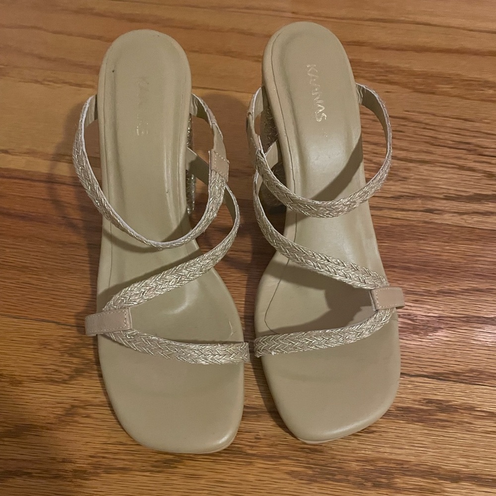 Kaanas gold shimmery sandal Sz 6